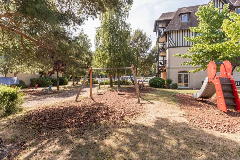 "Magnifique 2 Pieces Deauville" Piscine Et Jardin Esterno foto
