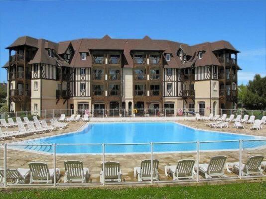 "Magnifique 2 Pieces Deauville" Piscine Et Jardin Esterno foto